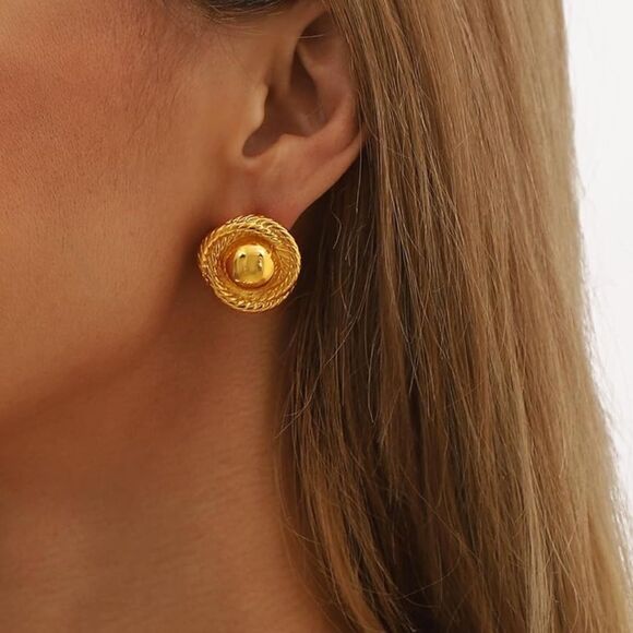 Lightweight Chunky Round Earrings - Picture 2 of 5